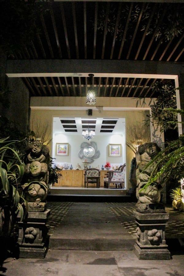 Putri Homestay Sanur  Exterior photo